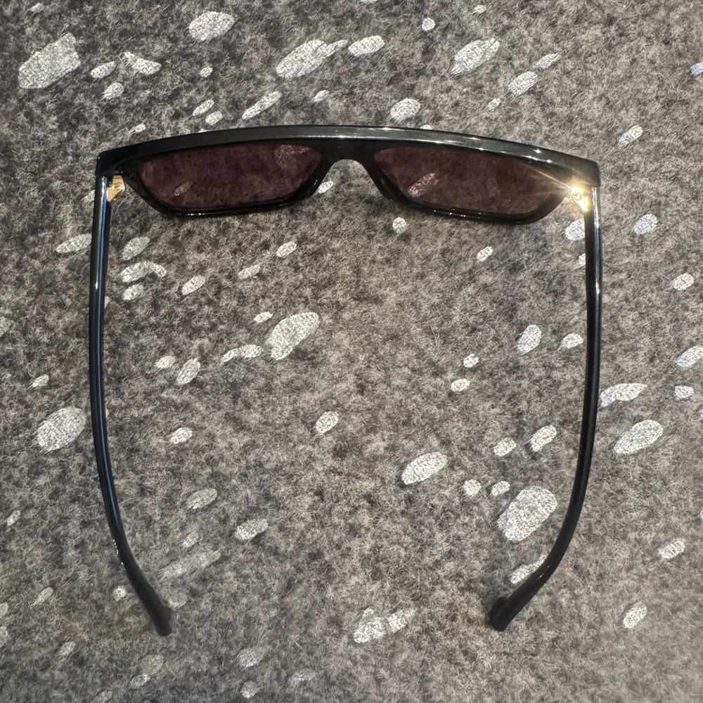 Carrera Black Sunglasses with Brown Gradient Lenses and Red Accent - Picture 5 of 8